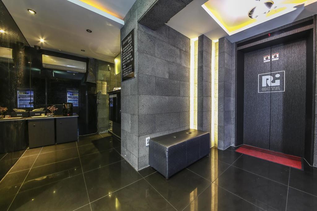 Richi Hotel Сувон Экстерьер фото
