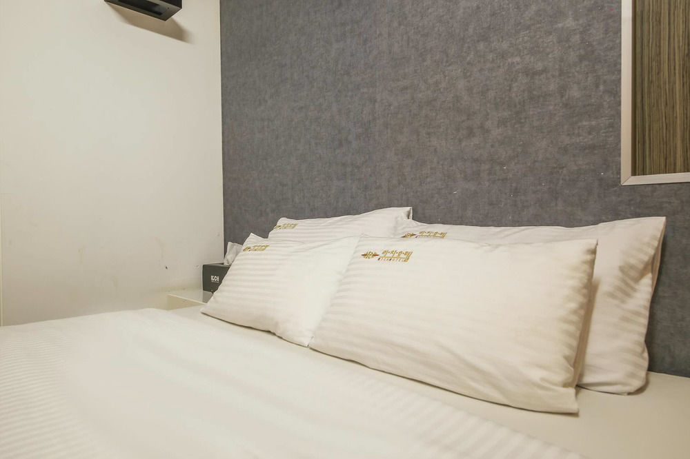 Richi Hotel Сувон Экстерьер фото