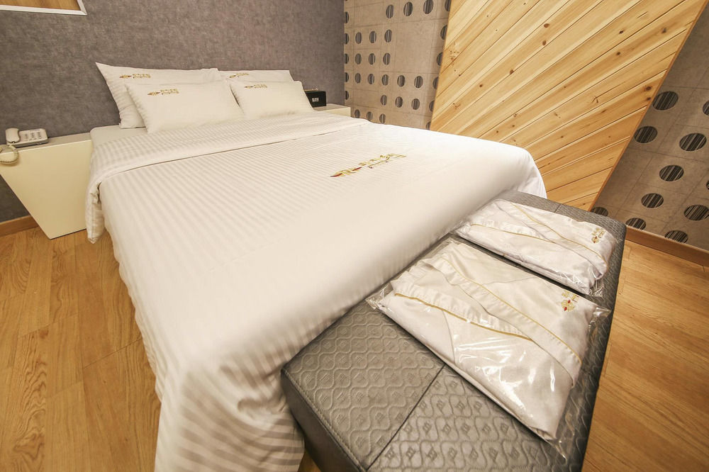 Richi Hotel Сувон Экстерьер фото